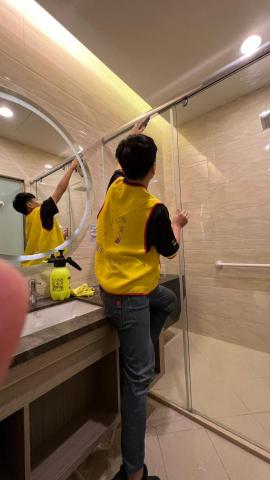 浩鉅汽車大樓隔熱紙 - 三重美麗人生產後護理之家，全棟淋浴拉門防爆膜