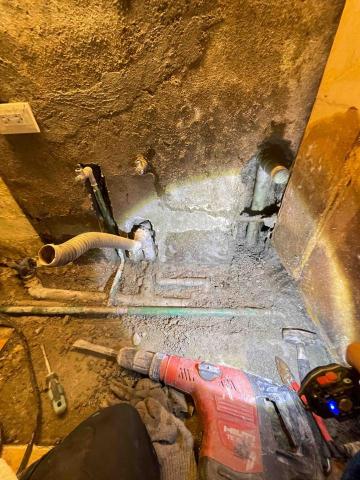 汪茗水電有限公司 - 排水漏水施工前