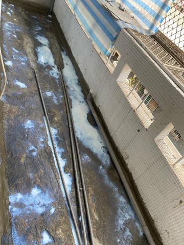 旭懿工程行 - 高雄陽台施作防水底漆