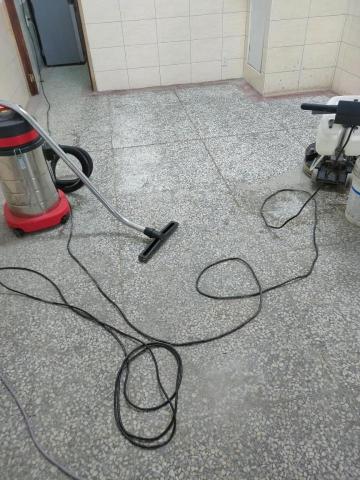 潘韋安 - 磨石子地板研磨（前）