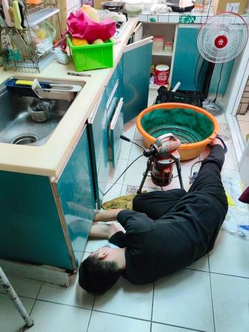 萬通工程行 - 廚房排水孔堵塞疏通