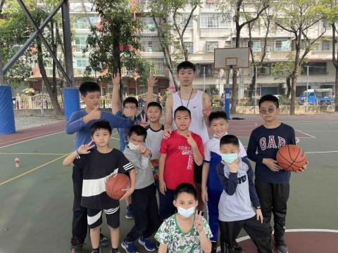 陳奕丞/排骨哥哥 - 教球照片