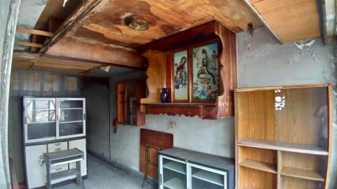 修福除舊 - 台北萬華-全室木作天花板及隔間與櫃體拆除-1