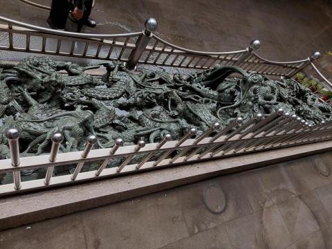 龍品專業清潔工程 - 新店太平宮盤龍清洗前