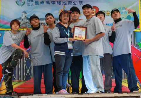 城四舞蹈工作室 - 懷德育幼院公益演出