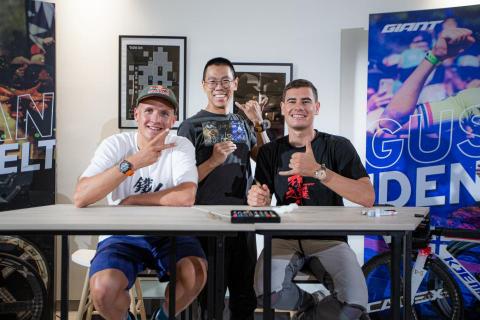 葛芃欣 - 與鐵人三項世界冠軍、奧運冠軍合影。