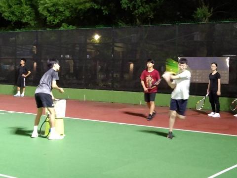 楊凱丞 - 學校社課餵球