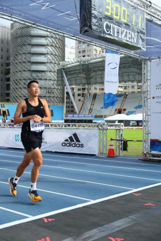 葛芃欣 - 2022年完成臺北馬拉松，成績2:59:28。