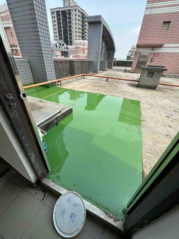 鑫展室內外油漆工程 - 頂樓PU防水 鑫展室內外油漆工程 - 頂樓PU防水