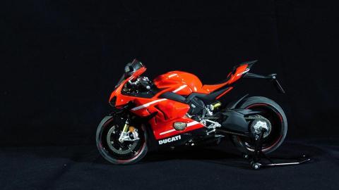 天馬模型工坊 - Ducati Panigale V4 1/12
