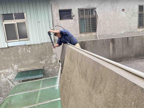 焯凱工程行 - 高壓清洗 泥沙 青苔等
