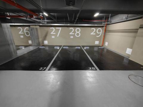 吳信儒 - 全油性epoxy停車空間
特殊車格無邊框樣式