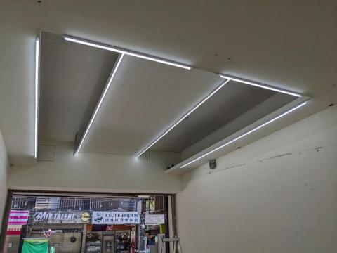 超極電腦科技行 - 燈光、線路配置