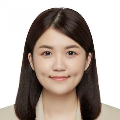 提供文件翻譯服務的專家Wenli