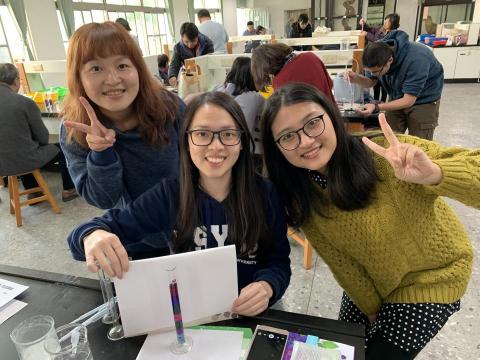 林芸彤（化學理化家教） - 參加教師研習提升講授新課綱能力