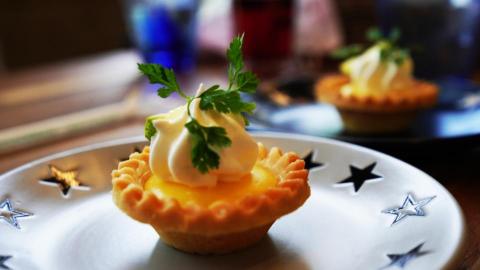 Dylan - 生活扎記。美味可口的檸檬塔。
拍攝器材：Sony ZV-E10；FE28mm F2.0