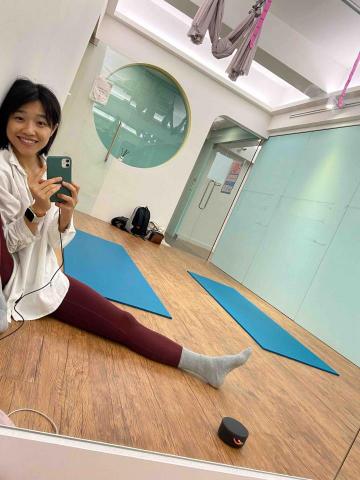 吉兒瑜伽 - 於台北知名教室進行一對一教學