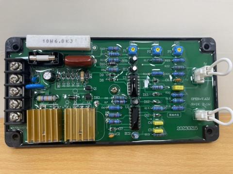 閎積科技企業社 - AVR電壓自動調整器，用於控制發電機的勵磁系統，也是發電機輸出電壓的調整器