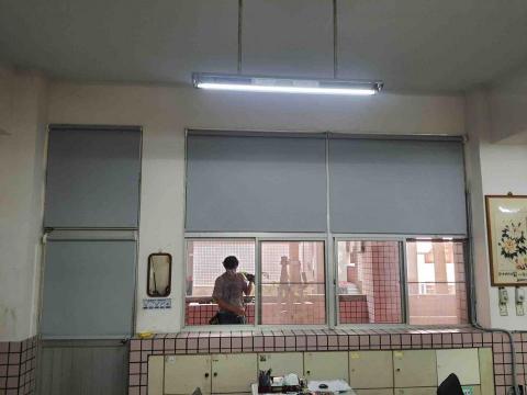 晨曦花紙窗簾 - 學校防焰捲簾