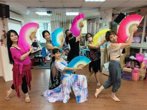 鳳嫚飛舞藝團 - 成人古典舞課程