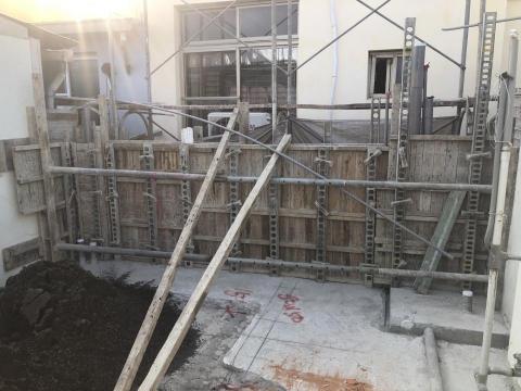 河發有限公司定金發有限公司 - 舊屋整修新增女兒牆