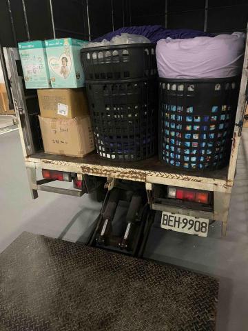 瑋盛精緻搬家 - 5噸貨車 升降雨棚 升降尾門 瑋盛精緻搬家 - 5噸貨車 升降雨棚 升降尾門