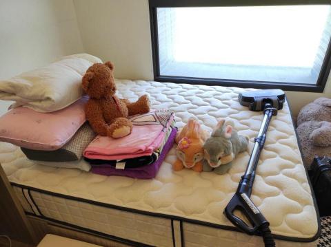 懶人除蟎服務公司 - 專業清洗床墊沙發前，贈送免費醫療級除蟎服務，趕緊預約時間