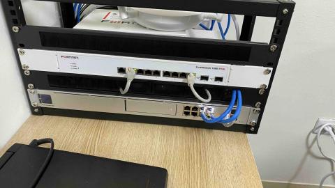 奇酷科技有限公司 - 小型網路機櫃建置