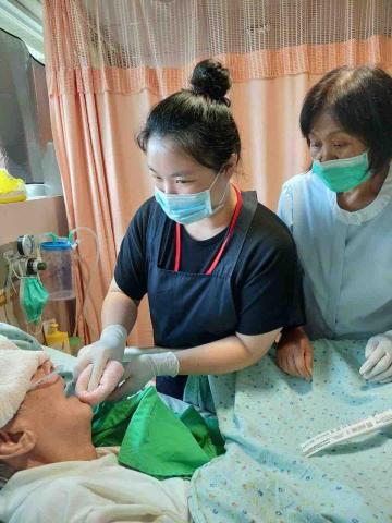 葉葉居家照顧服務 - 照顧服務員