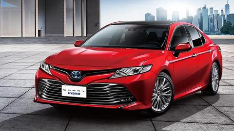 裕隆國際 租賃車行 - TOYOTA CAMRY（5人座）