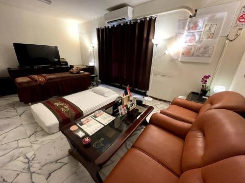 席隆泰式按摩 - 