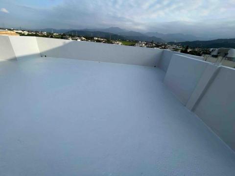 頂漆工程 - 第二層彈泥曬乾後上第一層面漆