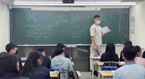 林暐宸 Kevin - 補習班國中班教學