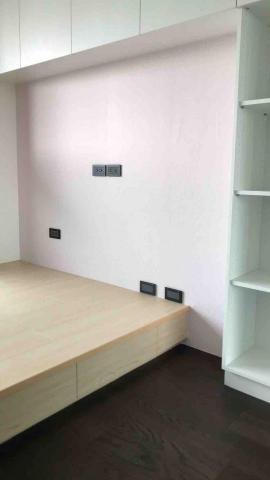 晨曦花紙窗簾 - 床尾壁紙施工