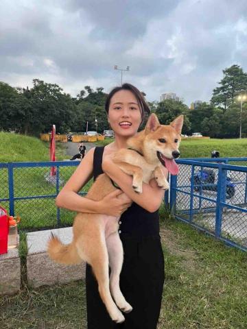 提供遛狗服務的專家顧以恬