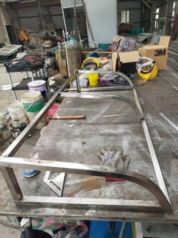 賴先生 - 遮雨棚