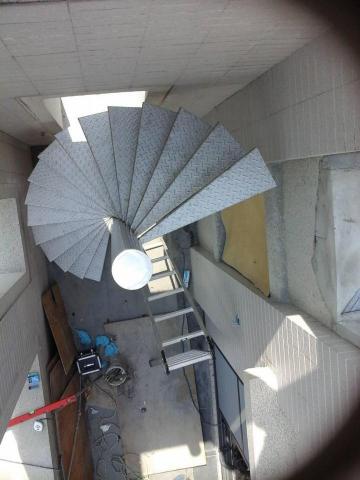 賴先生 - 旋轉 型鐵樓梯