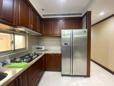 大愛日式專業搬家倉儲公司 - 動線流暢大廚房內大冰箱-包裝前
