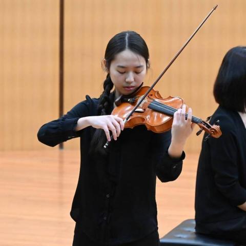 提供仁武音樂教室服務的專家鍾如晴