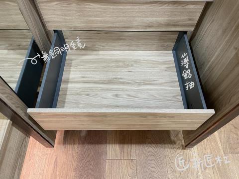 新匠木工 - #木芯板系統櫃 #台中木工 #新匠木工