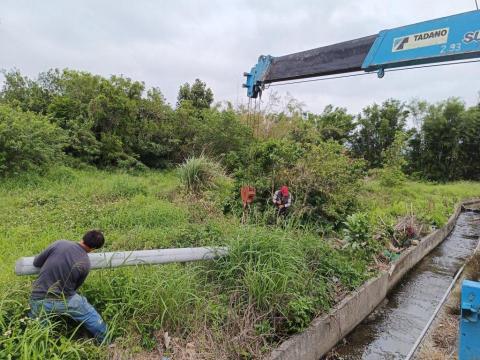 YJH水電 - 農牧地立自備桿工程 施工中 YJH水電 - 農牧地立自備桿工程 施工中