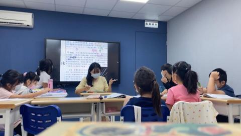 吳宜璇 - 曾任國小國文補習班老師