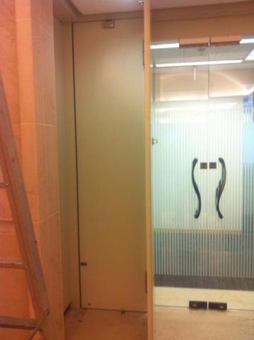 周致立 - 門板摺疊 卡扣 自動開啟中