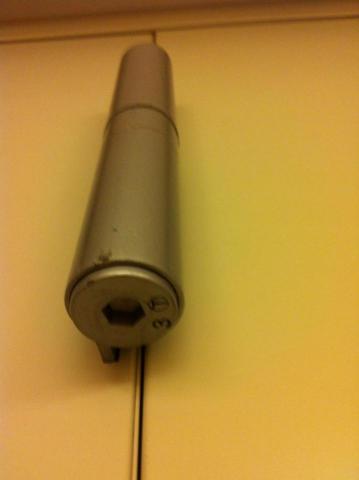 周致立 - 日本原裝進口 油壓自動回歸鉸鏈