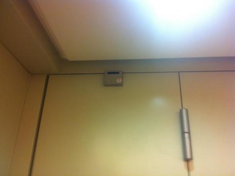 周致立 - 油壓式自動回歸 旗型鉸鏈