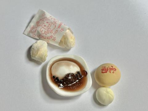 黃品璇 - 在台南當地尋找美食透過作品贈與店家進行交流