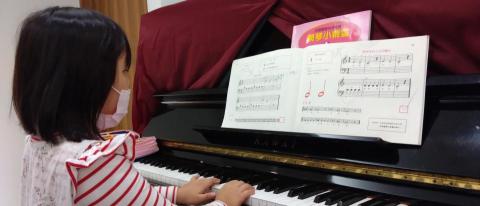 江老師 (留美音樂碩士 長笛、鋼琴教學) - 