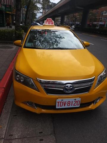 輝哥計程車服務 - 車輛正面