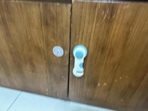 翔熊宅水電 - 電視櫃修復前