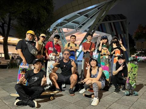 No comply longboard - 不定期舉辦街滑活動